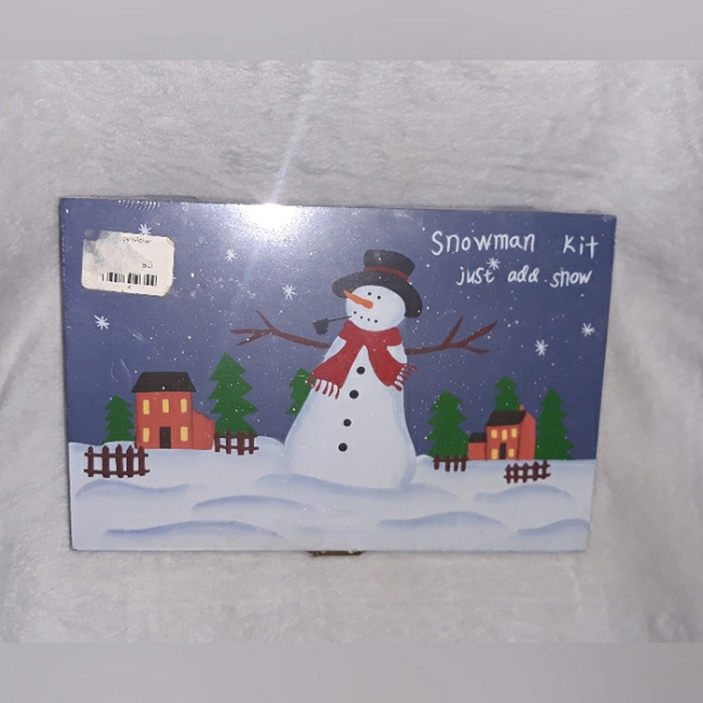 Vintage BUILD A SNOWMAN KIT IN WOOD BOX